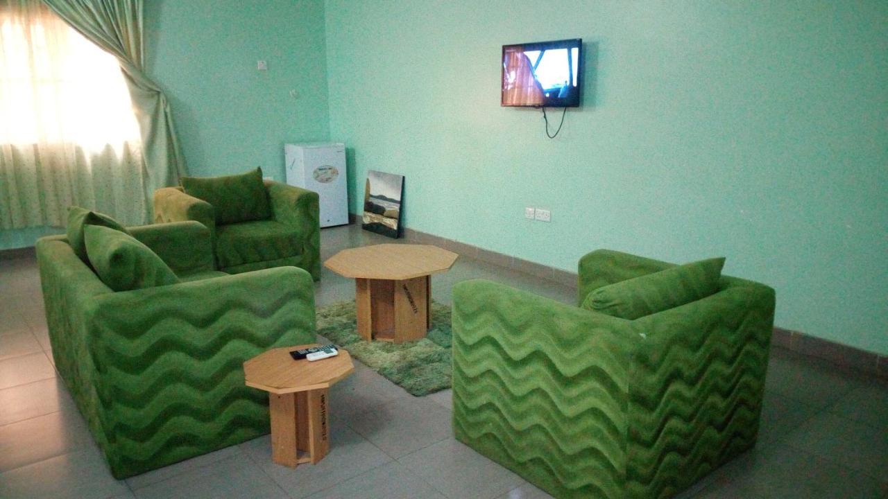 Mataan Hotel And Suites Ибадан Экстерьер фото