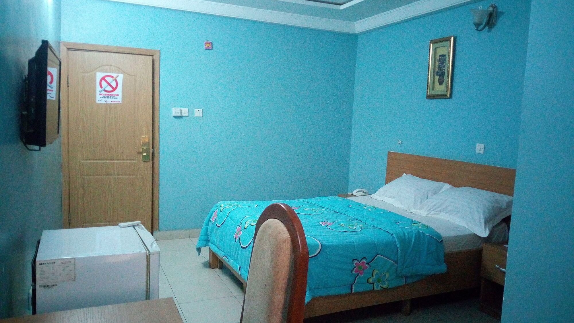 Mataan Hotel And Suites Ибадан Экстерьер фото